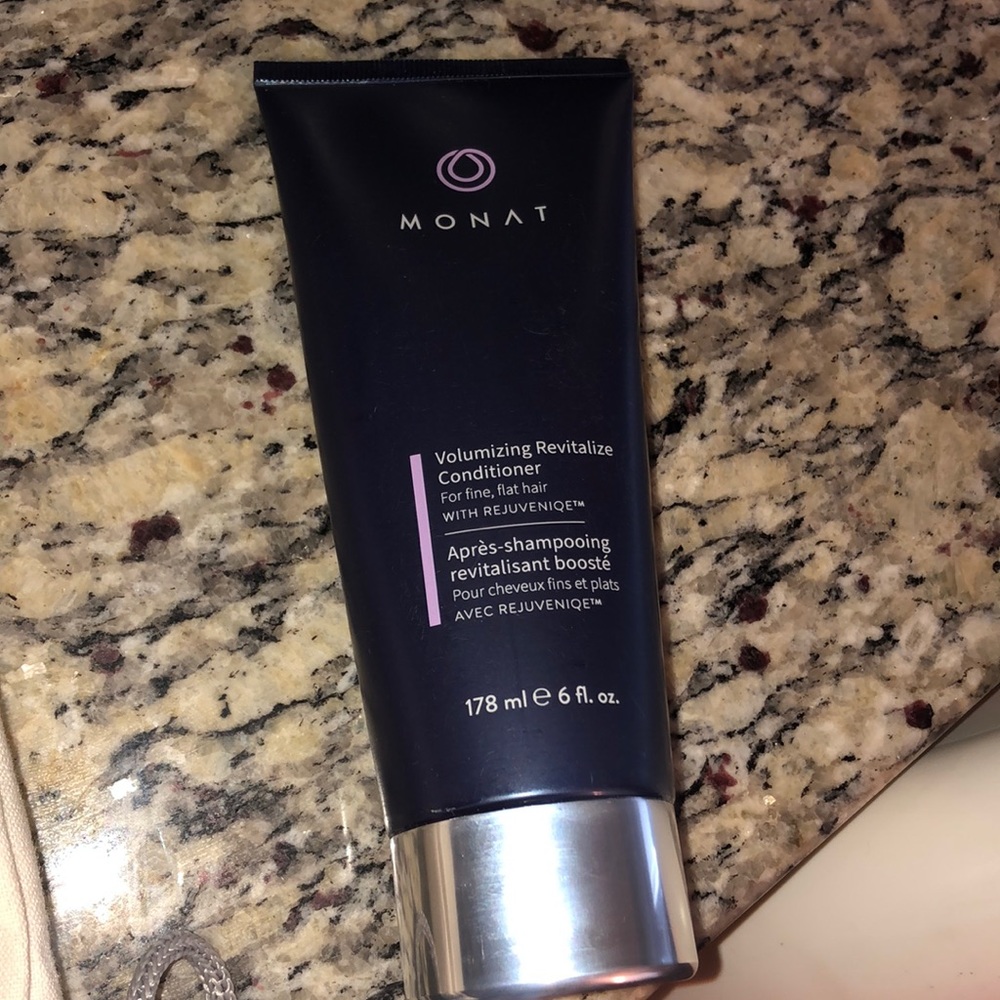 NEW Monat revitalize conditioner full size
